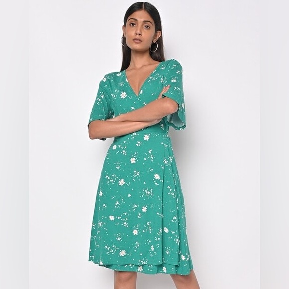 NWT Marks & Spencer Jersey Floral Knee Length Wrap Dress Size Small - Picture 2 of 10